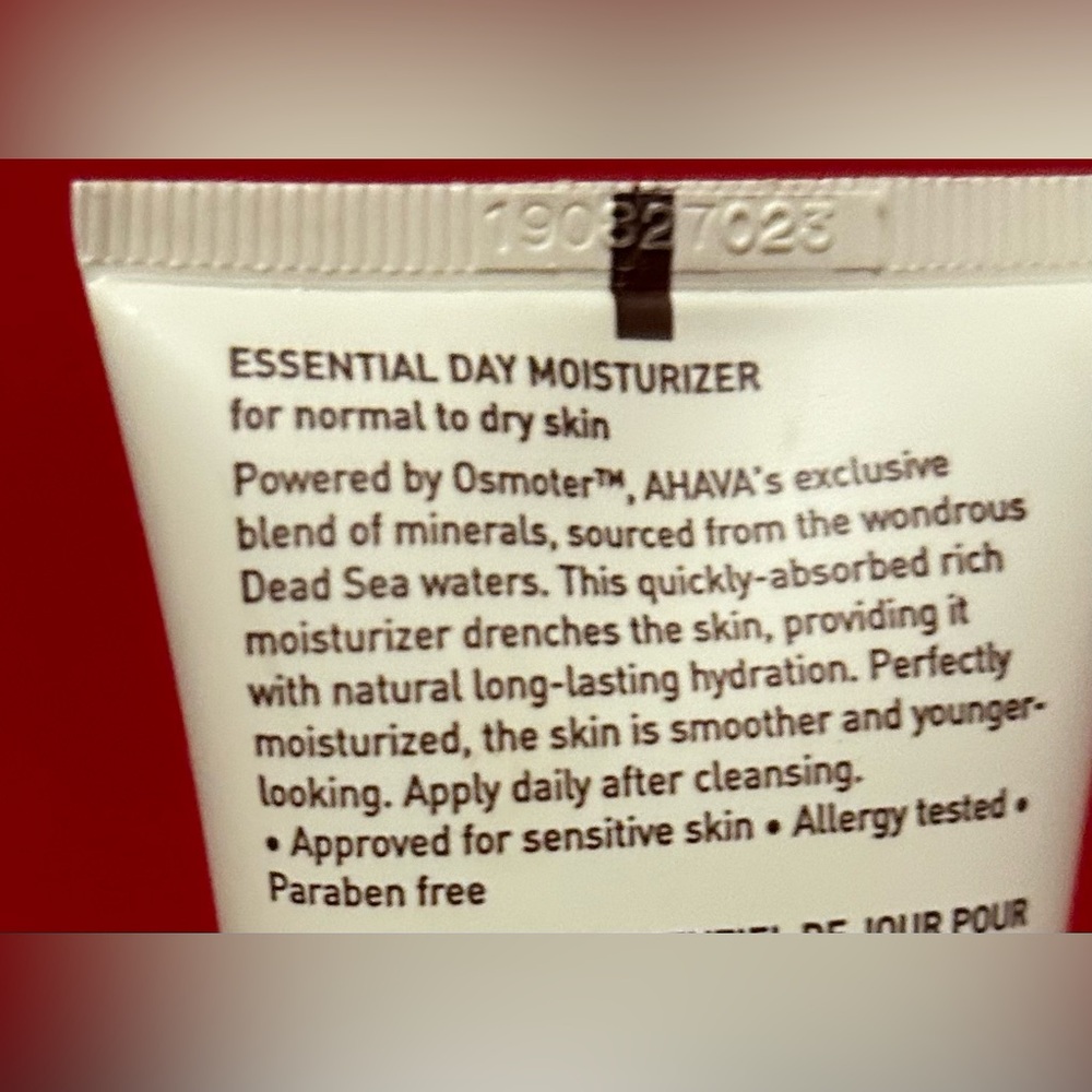 AHAVA Time to Hydrate Essential Day Moisturizer - Picture 2 of 4